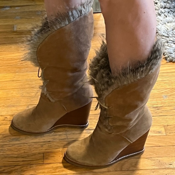 Faux fur suede wedge boots - Picture 9 of 10